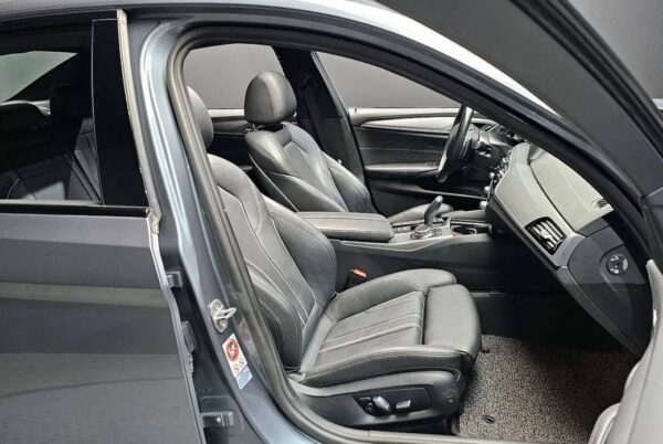 photo_2025-04-15_16-51-40 Bmw Serie 520d M Sport